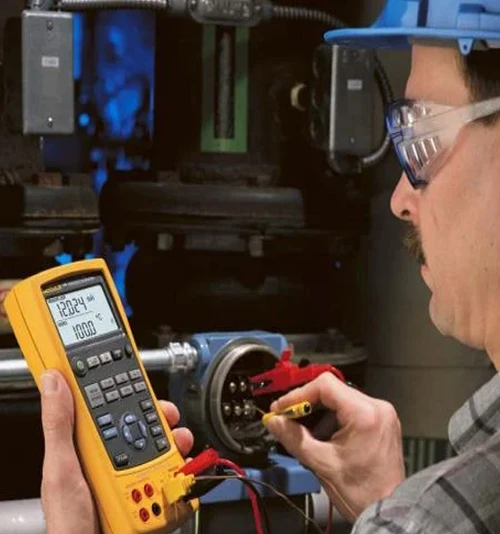 Fluke 725 Multifunction Process Calibrator 1