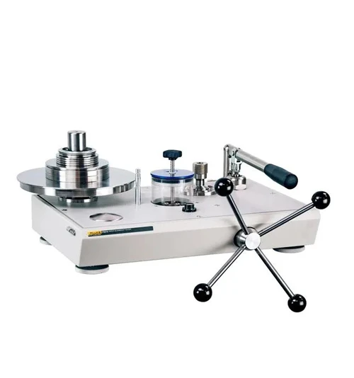 Fluke Calibration P3200 Hydraulic Deadweight Tester 1